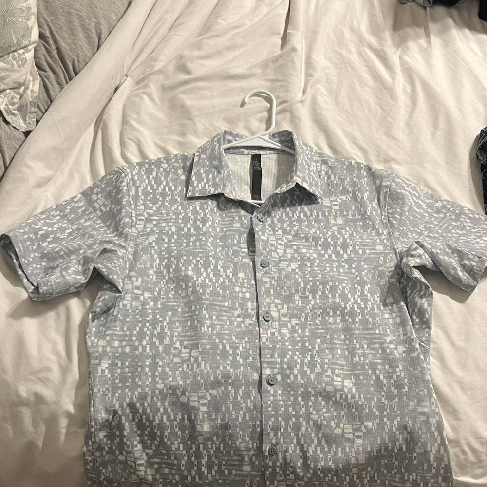 lululemon athletica Light Gray Patterned Shirt